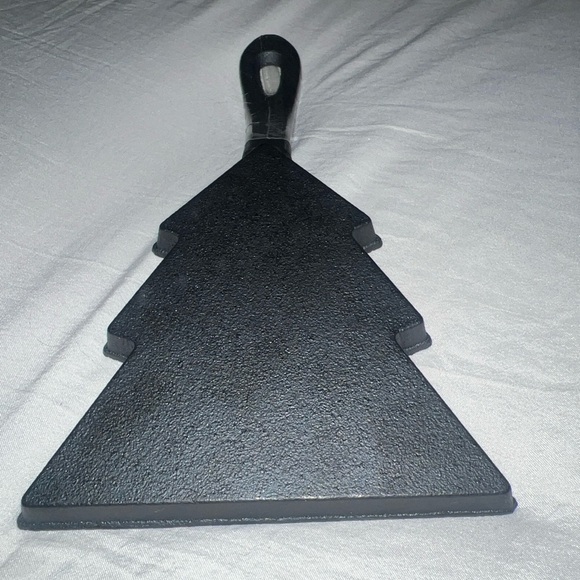 Cast Iron Christmas Tree Cookie or Pancake Mold Brand New Skillet Black - Picture 4 of 5